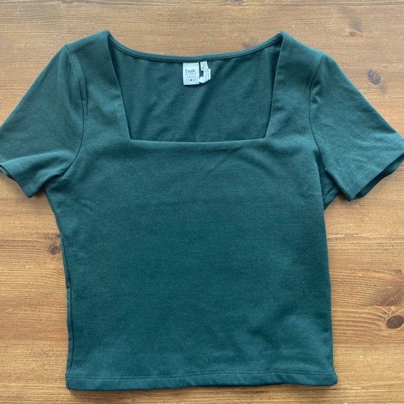 Twik Squareneck Tee - Picture 1 of 3